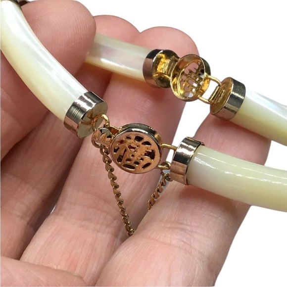 Chinese Symbol Mother
Pearl Link Bracelet Asian Character, Vintage Chinese Luck - Picture 2 of 9